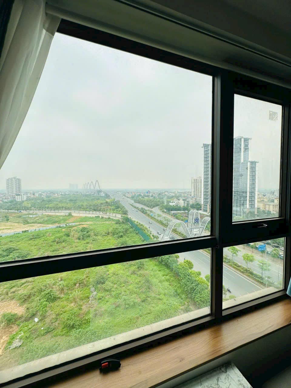 Cần cho thuê căn hộ ở Udic Westlake, diện tích 168m2, 3 phòng ngủ, full nội thất, giá 25 triệu/tháng