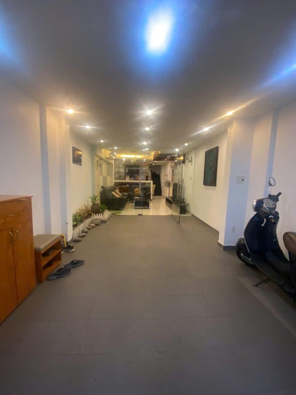 Cho thuê nhà Lê Quang Định, Bình Thạnh, 3 phòng ngủ, giá 14 triệu/tháng