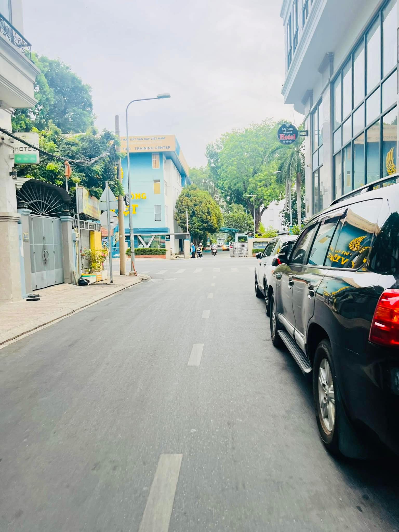 Bán nhà đường Bạch Đằng, gần công viên Gia Định, 4 tầng, 60m2, hẻm thông, nhỉnh 8 tỷ