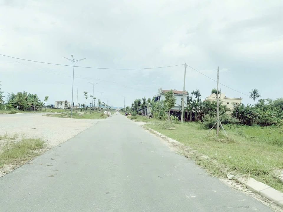 Bán lô đất kiệt 16 tổ dân phố Trung Đông, phường Phú Thượng, 123m2, giá thương lượng