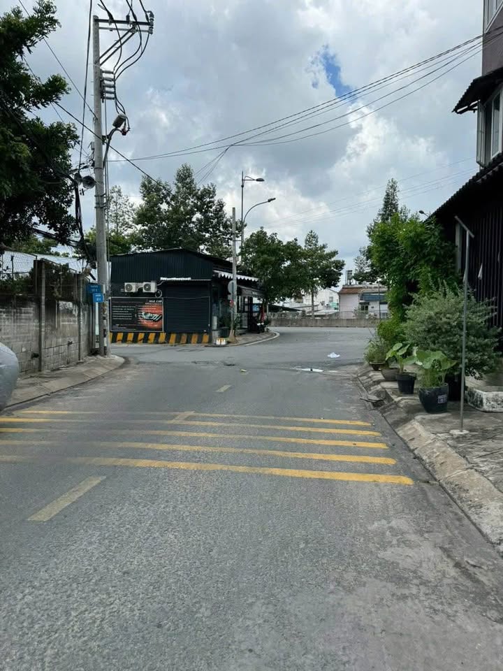 Bán 5 phòng trọ mặt tiền đường phường Linh Tây, Thủ Đức, đang có thu nhập hàng tháng 20 triệu