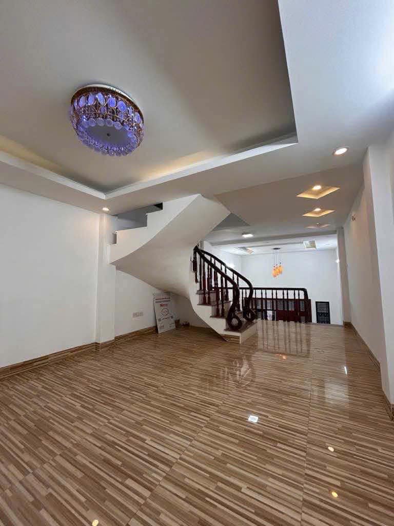 Cho thuê nhà nguyên căn 5 tầng ngõ 250 đường Phan Trọng Tuệ, Thanh Liệt, giá 10 triệu/tháng