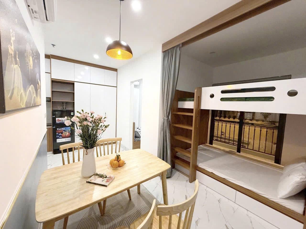 Bán toà căn hộ dịch vụ, phòng cháy chữa cháy tiêu chuẩn, có cửa thoát hiểm tự động, cách ô tô 10m tại khu vực Đền Lừ