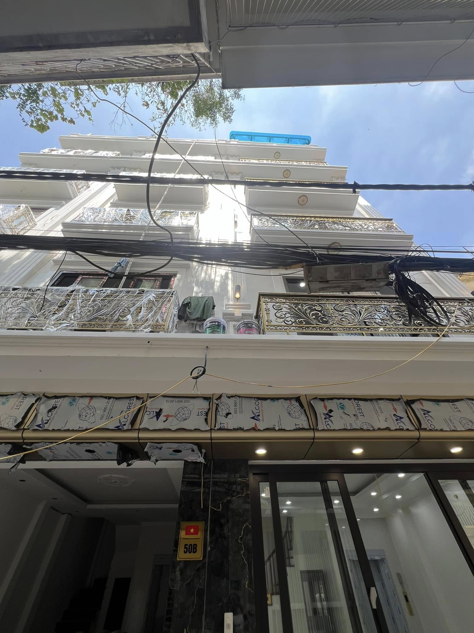 Bán nhà 6 tầng thang máy xây mới tại phố Tân Mai, Hoàng Mai, ô tô đỗ cửa