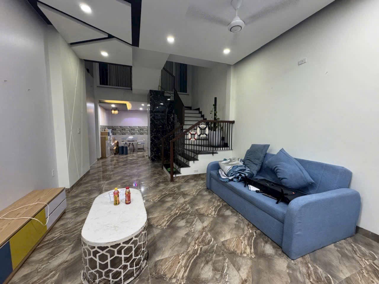 Cho thuê nhà 3 tầng Núi Thành, Hải Châu, giá 15 triệu/tháng