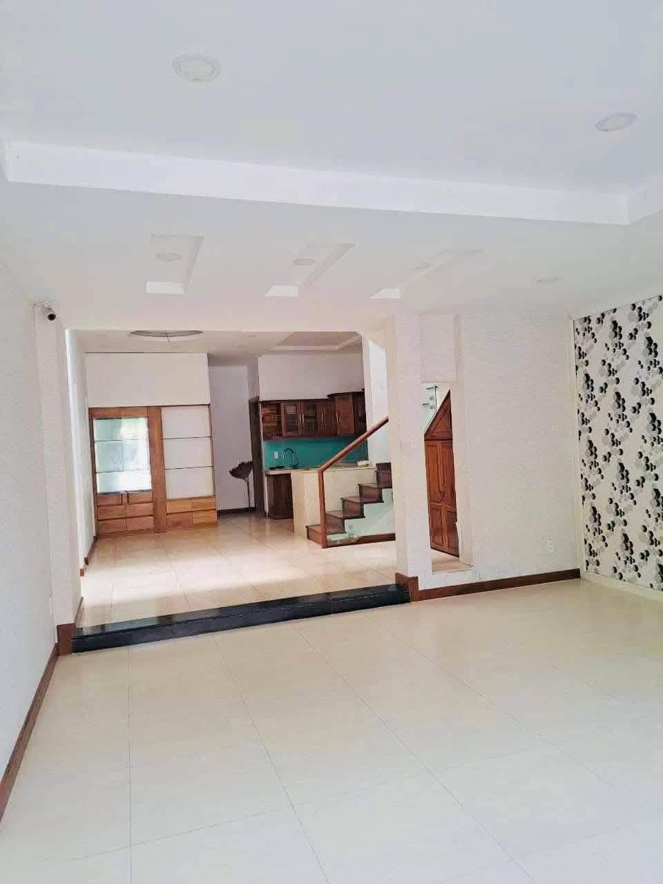 Cho thuê 3 tầng gần chợ Nguyễn Tri Phương, Hoà Cường, Hải Châu, giá 16 triệu/tháng