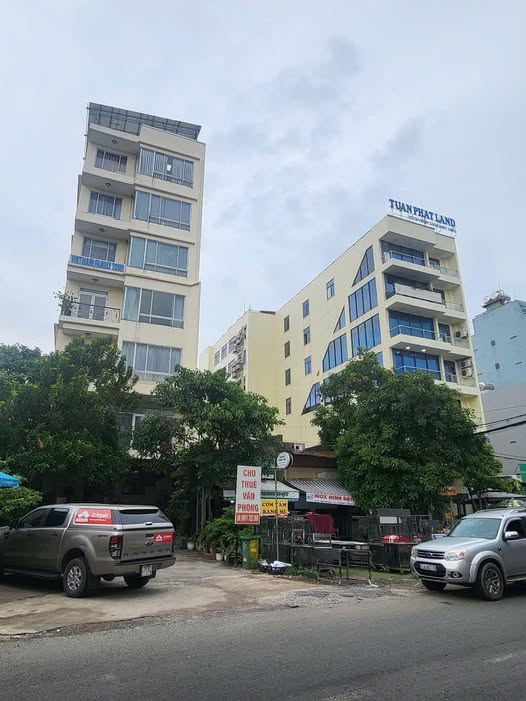 Bán toà văn phòng mặt phố Phạm Văn Bạch, 450m2, mặt tiền 8m, 7 lầu 1 hầm, giá 100 tỷ