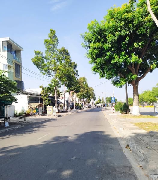 Bán đất mặt tiền đường Hùng Vương, Bến Tre, vị trí đẹp, giá 35 triệu/m2