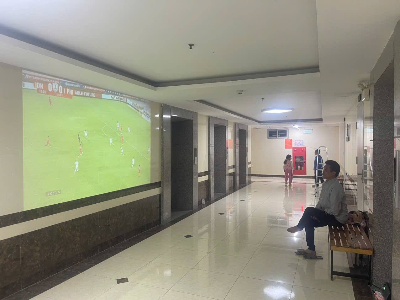 Bán căn hộ tầng 3x, diện tích 56m2 tòa HH1C, nội thất đầy đủ, sảnh đẹp, giá 2,15 tỷ