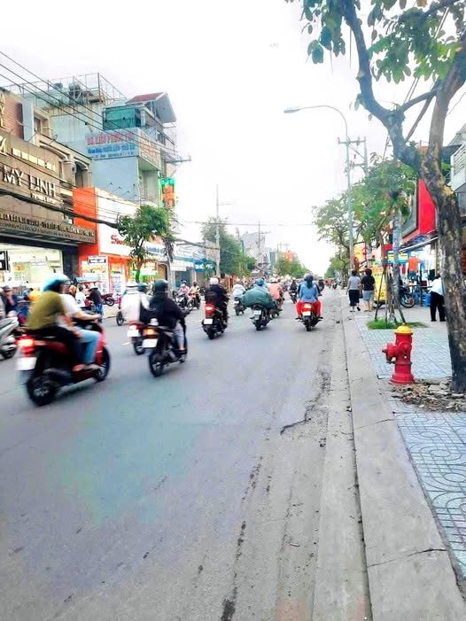 Siêu phẩm mặt tiền gần chợ Phạm Văn Bạch, kinh doanh tốt, 64m2, 4 tầng, giá nhỉnh 12 tỷ