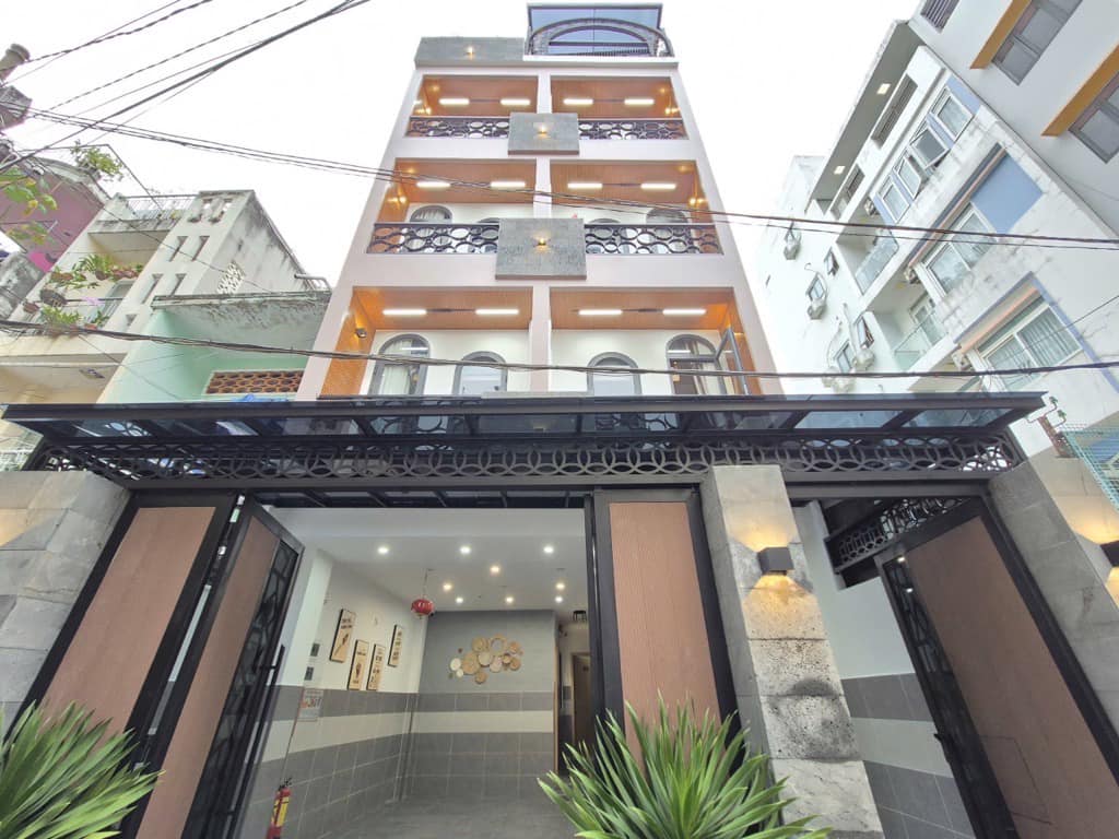 Bán nhà 5 tầng, thang máy tại Quận 10, diện tích 84,7m2, dòng tiền cho thuê cao, giá 24 tỷ ngay Nguyễn Thiện Thuật