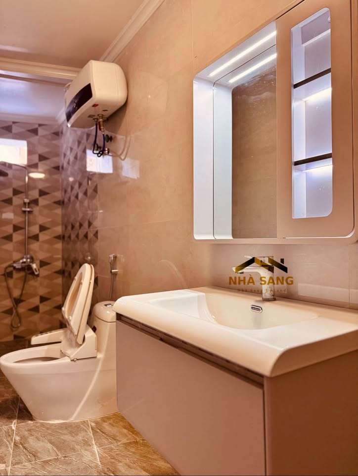 Mở bán căn nhà cực đẹp tại đường Hàng Kênh, 55m2 x 4 tầng