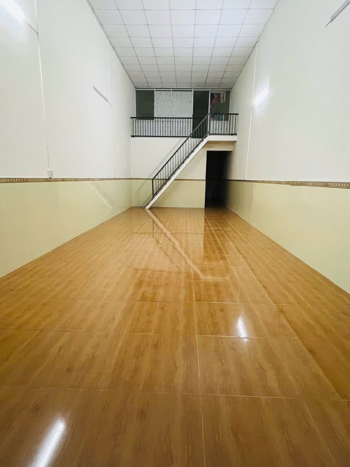 Cho thuê nhà trệt lửng mới đẹp mặt tiền trục chính khu dân cư Hưng Phú, giá 7 triệu/tháng