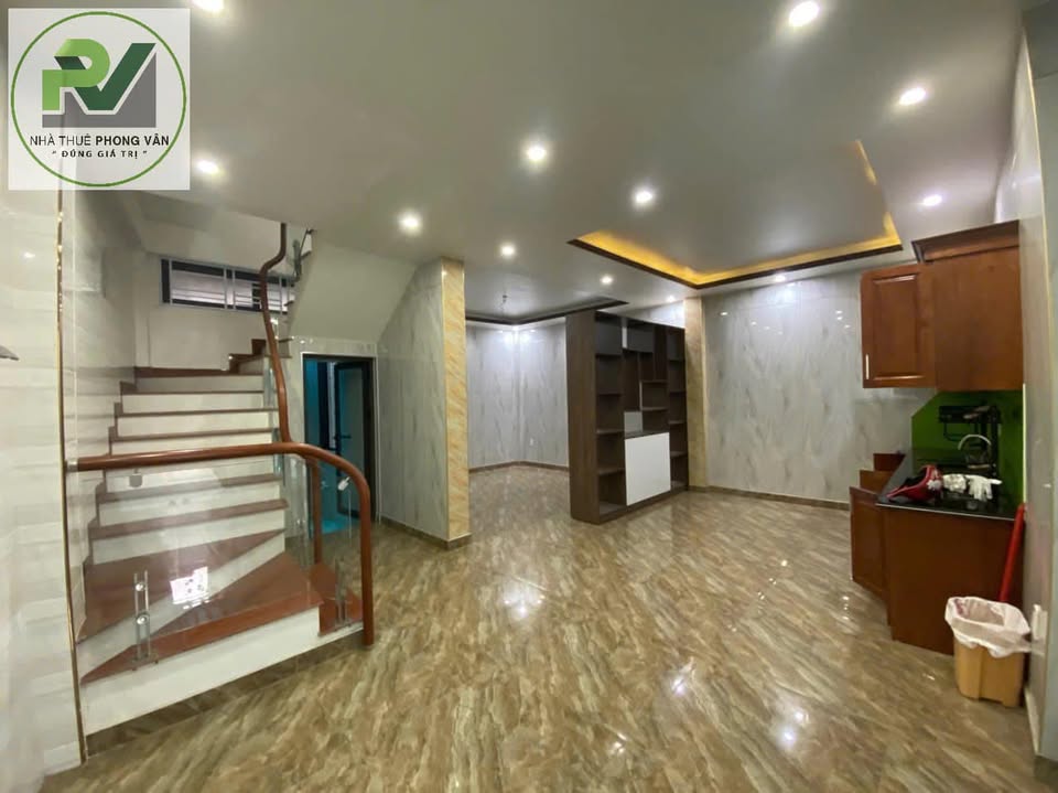 Cho thuê nhà 3 tầng tại Lạch Tray, Ngô Quyền, giá 12 triệu/tháng