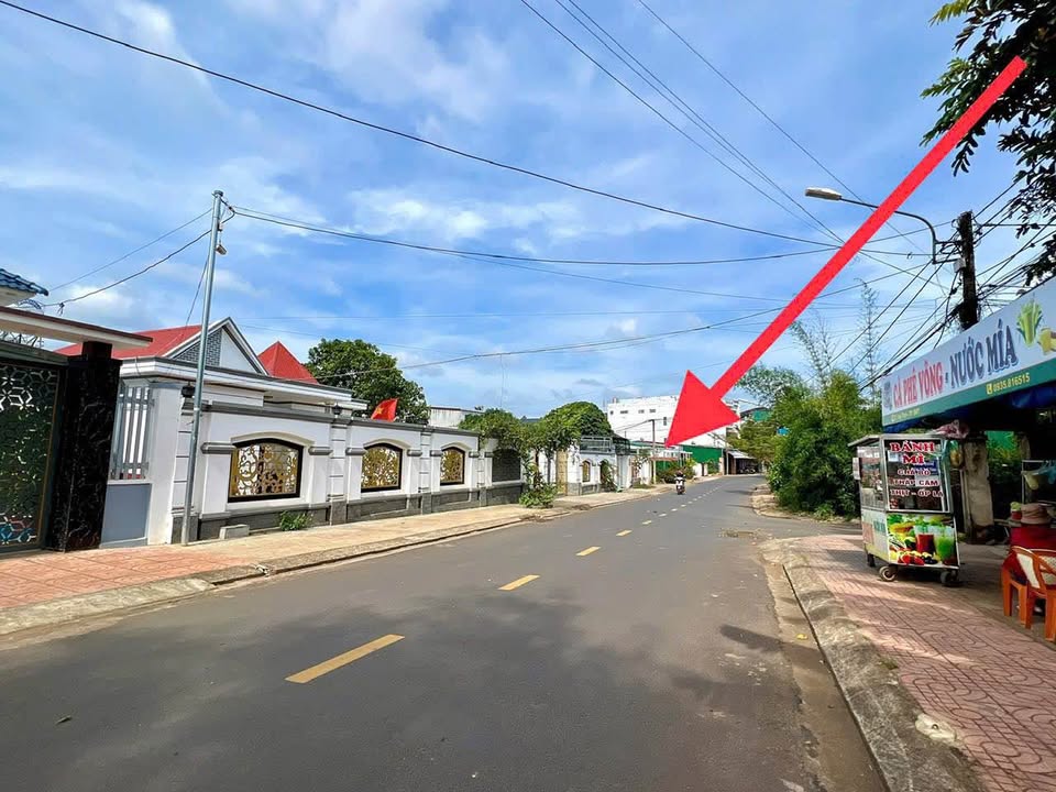 Chỉ cần 900 triệu có ngay nhà mặt tiền hẻm cấp 1 Tuệ Tĩnh