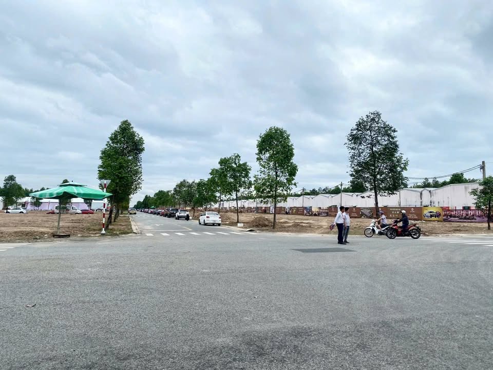 Bán suất đất 150m2 trục đường D7, khu công nghiệp Bàu Bàng, giá 1.4 tỷ