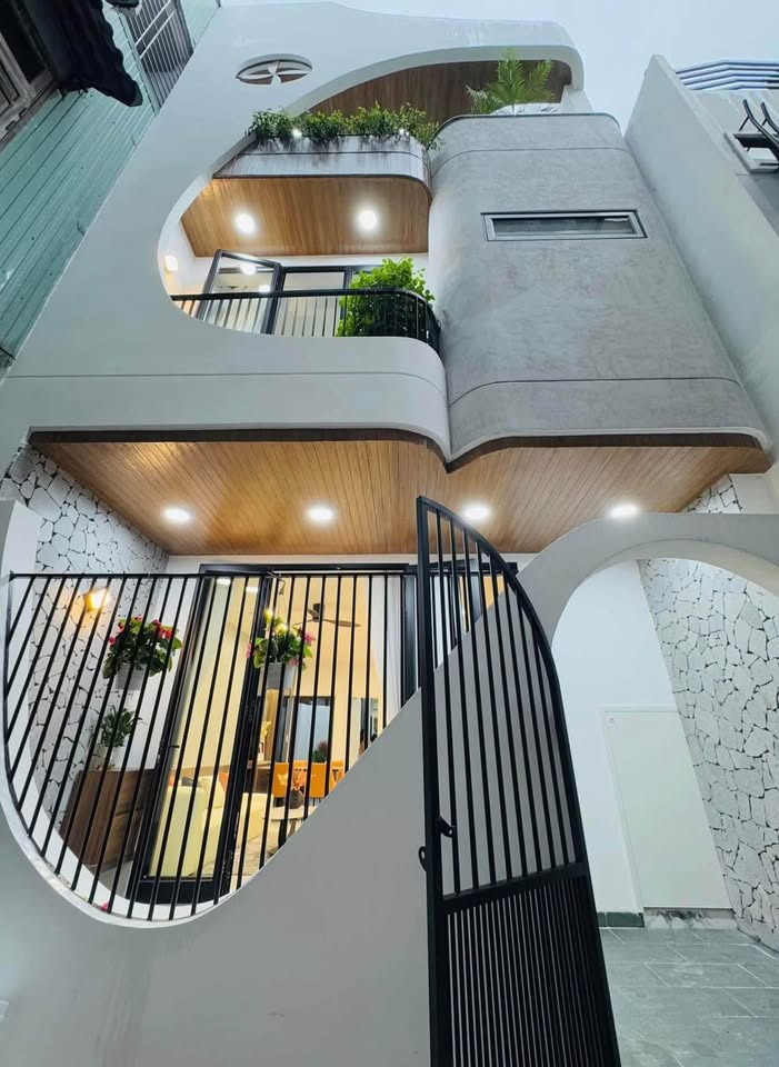 Siêu phẩm 3 tầng, 2 mặt kiệt ngay trung tâm Phan Thanh - Hàm Nghi, cách đường chỉ 15m