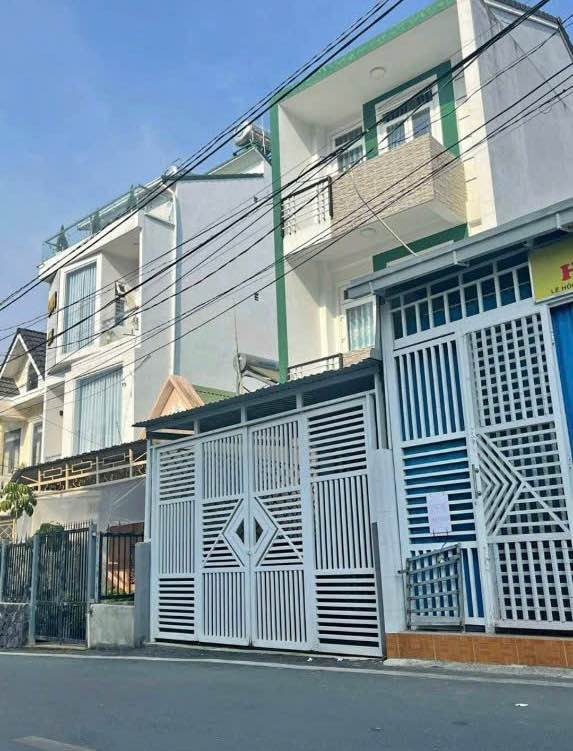 Bán nhà mặt tiền Lê Hồng Phong, Đà Lat, cách chợ đêm chỉ 2km, giá 8.5 tỷ