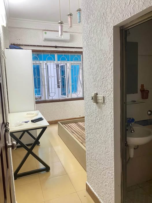 Cần cho thuê gấp nhà ngõ Kim Mã, Giang Văn Minh, 26m2 x 4 tầng, 12 triệu/tháng, full đồ