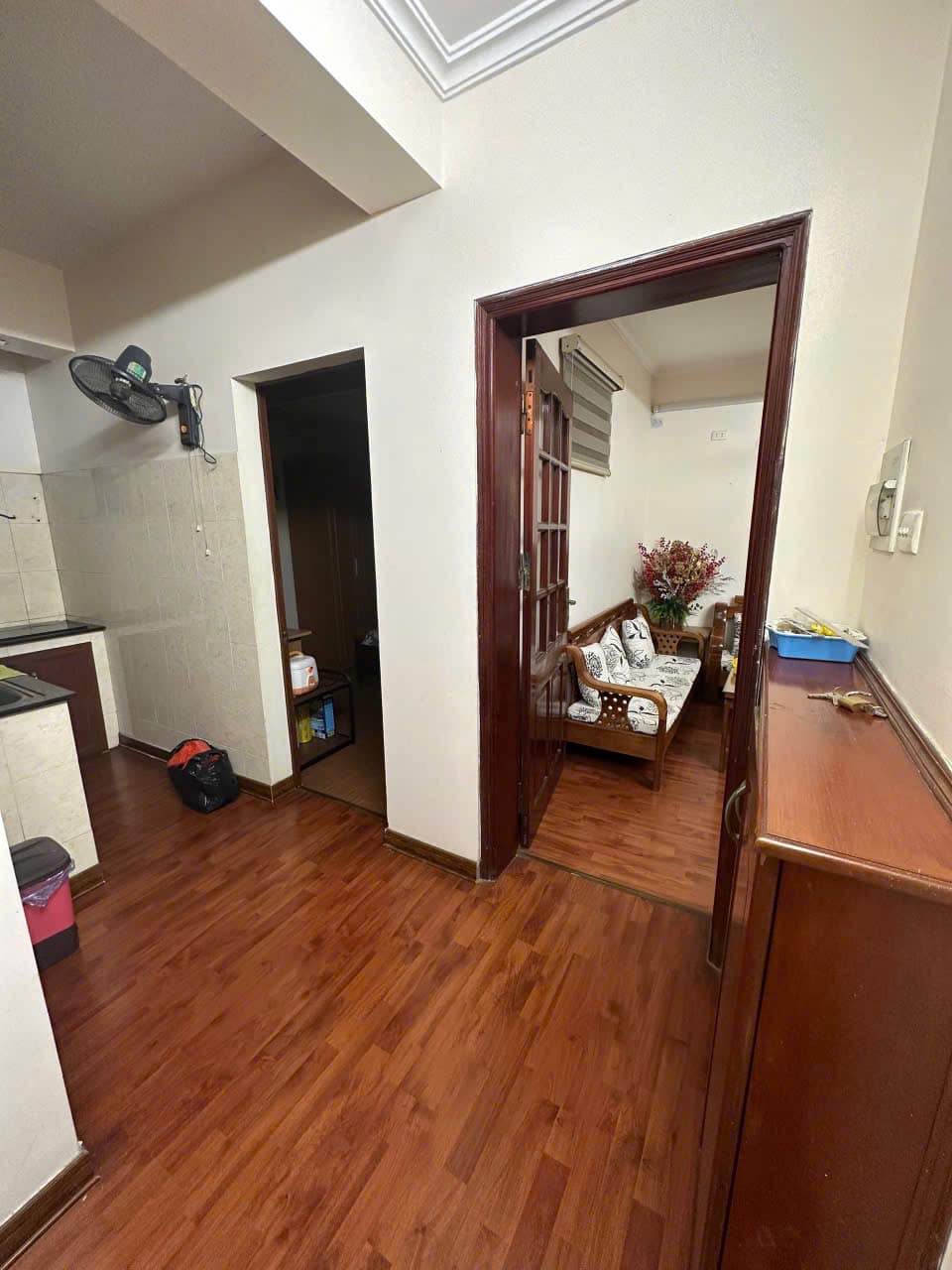 Cho thuê tập thể tầng 4 ngõ Thái Hà, 80m2 x 3 ngủ, full đồ, ô tô đỗ cửa, 14 triệu/tháng