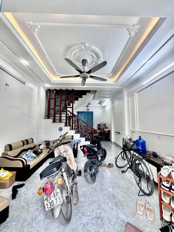 Bán nhà 3 tầng khu vực 19/5 thông Thái Bình, ô tô đỗ cửa