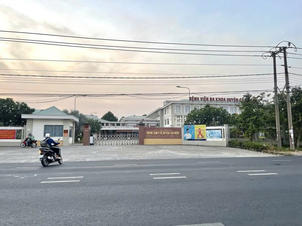 Bán 2 nền liền kề sổ riêng thuộc thị trấn Cần Đước, Long An, giá 1,3 tỷ/lô