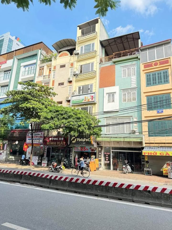 Bán nhà 5 tầng dân xây trung tâm quận Hai Bà Trưng, phố Đại La, 51m2, 5 tầng, mặt tiền 4.94m, giá 8,8 tỷ