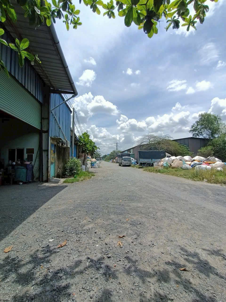 Bán kho xưởng tại Bình Chánh, đường xe công lớn, giá 13.8 tỷ