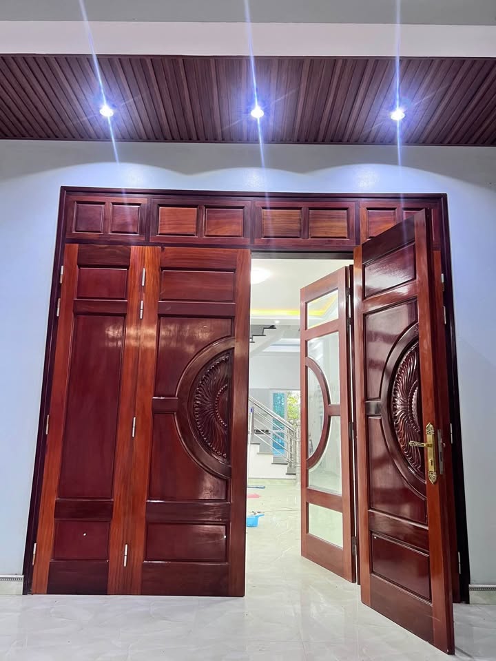 Bán nhà 3 tầng tại tổ 13, phường Sông Hiến, Cao Bằng, giá 2,75 tỷ