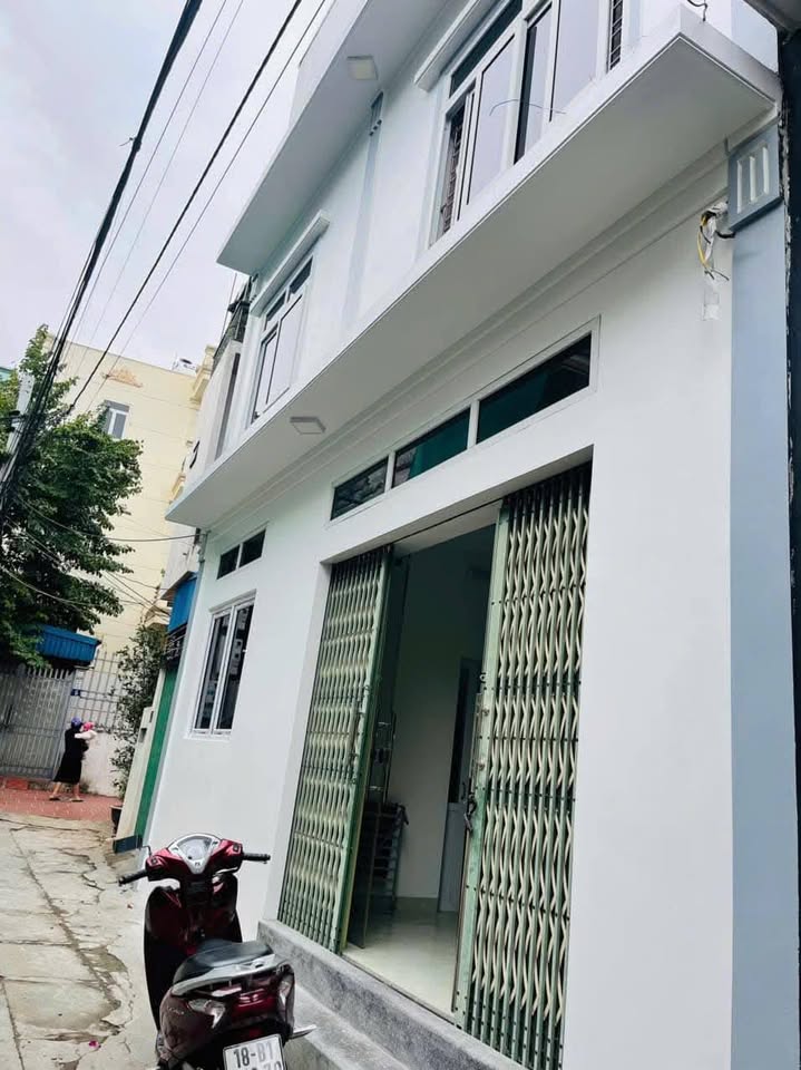 Bán nhà 3 tầng ngõ Giải Phóng, Nam Định, ngõ ô tô