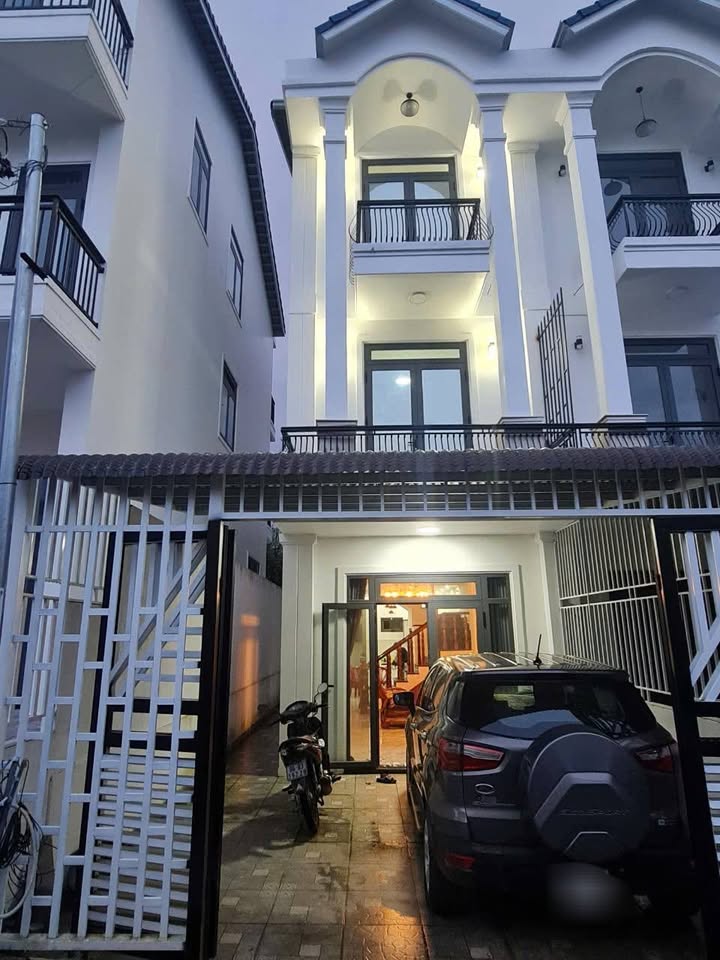 Nhà Đà Lạt full nội thất, đường ô tô tận cửa, giá chỉ 3.8 tỷ