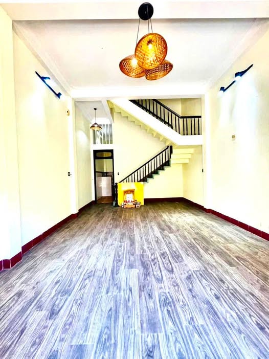 Bán nhà 3 tầng mặt tiền 4.7m, 56m2, gần ngã 6 Ngô Mây, Quy Nhơn