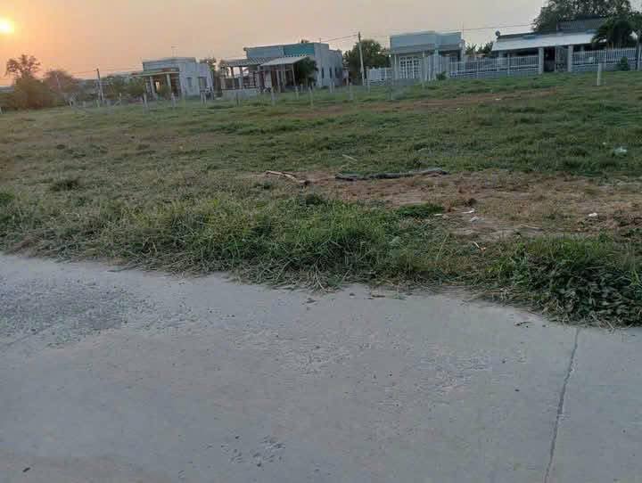 Đất vàng Gò Công 127m2 thổ cư, đường xe hơi, giá hời