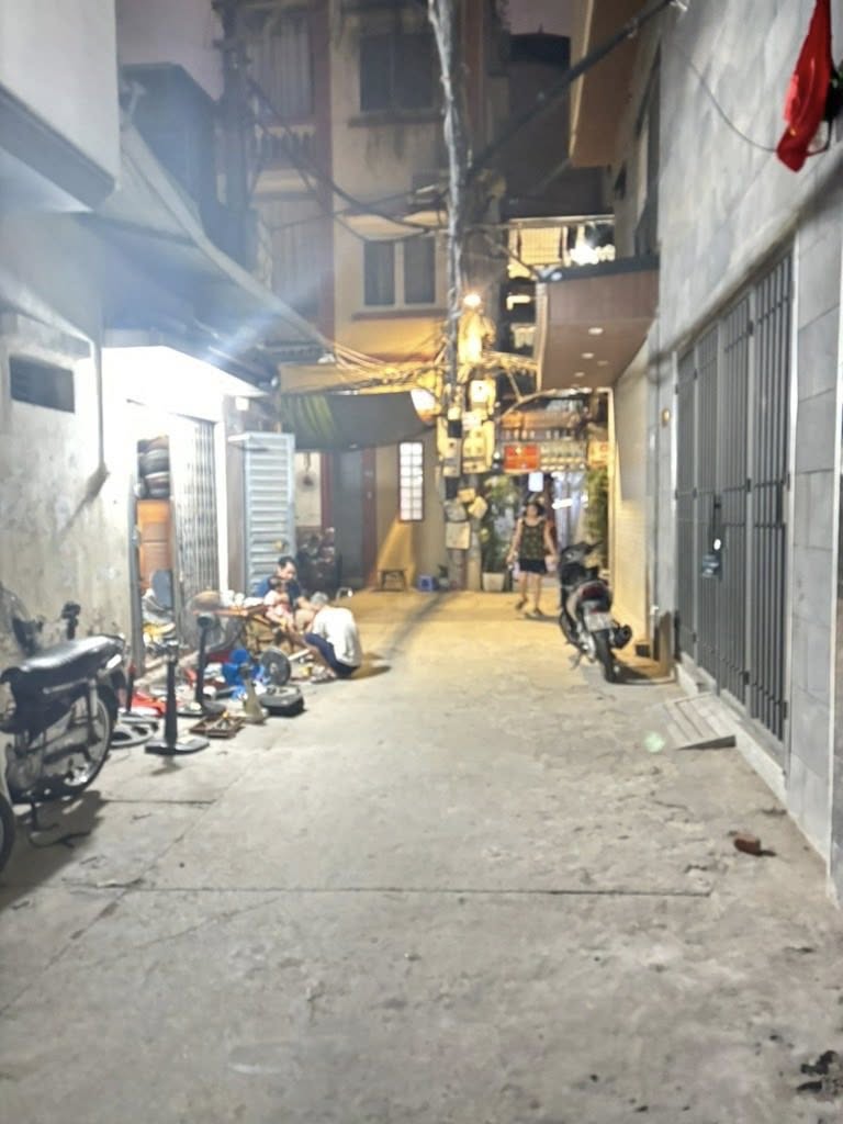 Nhà đẹp Đống Đa 6 tầng, ô tô vào nhà, sổ vuông vức giá 16,5 tỷ