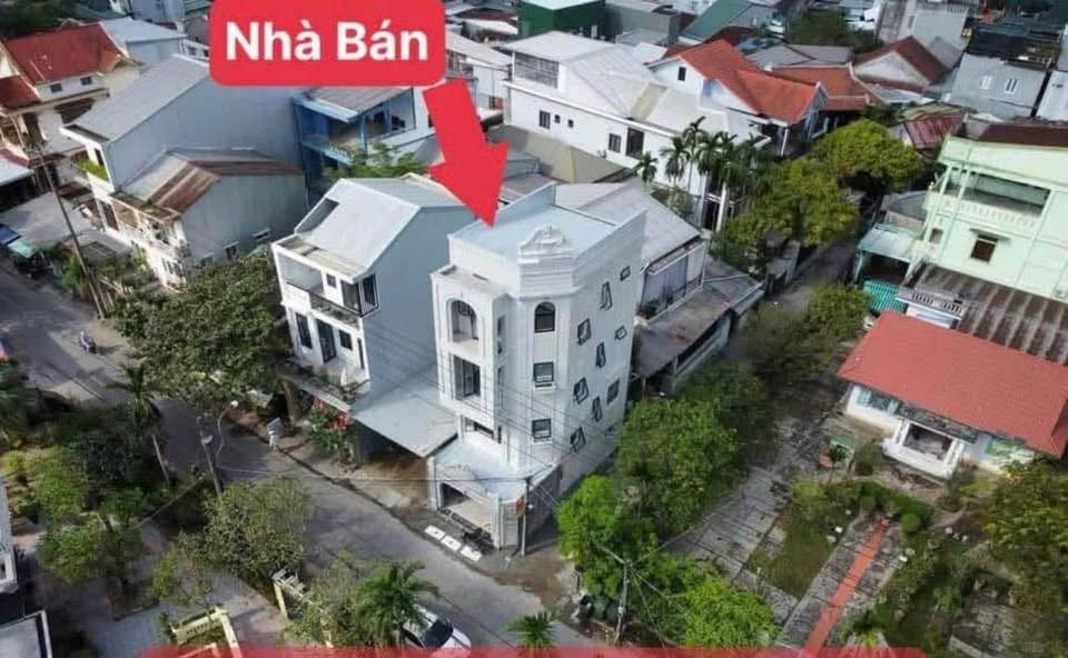 Nhà 4 tầng mặt tiền Duy Tân, kinh doanh đỉnh, giá tốt