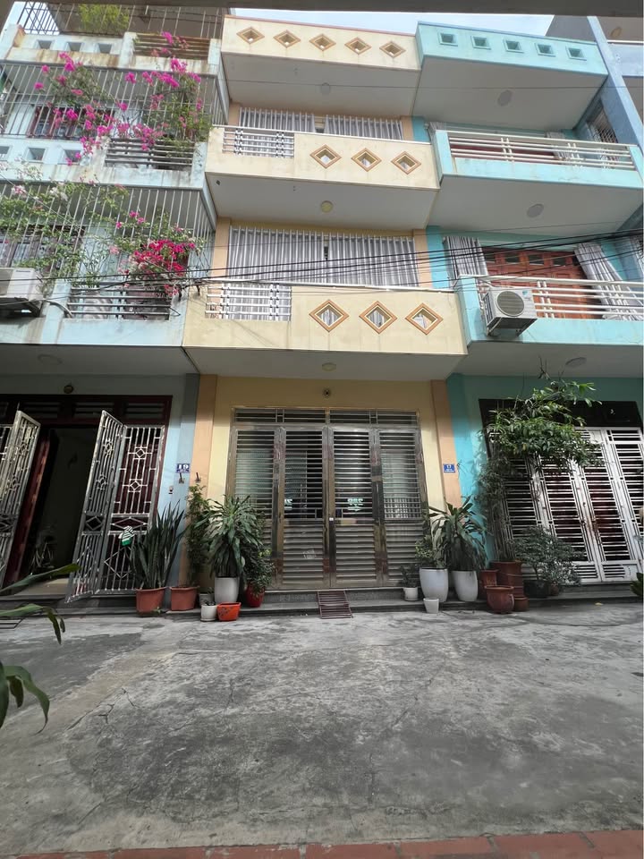 Nhà 3 tầng đường Lê Hồng Phong - Ô tô đỗ cửa, giá hấp dẫn