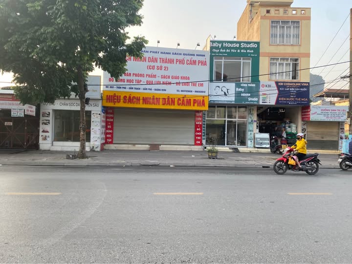 Bán nhà mặt đường Trần Phú, 74m2, gần Dốc Việt Kiều, kinh doanh buôn bán sầm uất