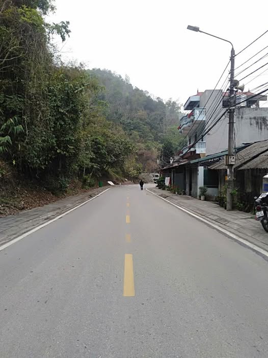 Bán nhà cấp 4 mặt tiền đường Quốc lộ, phường Sông Bằng, Cao Bằng - Giá 1 tỷ