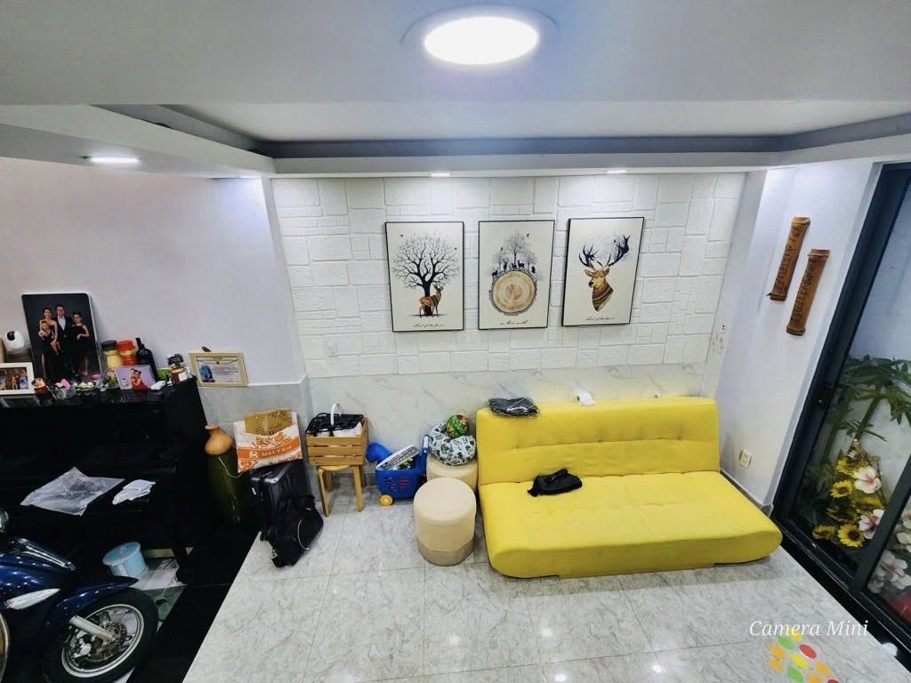 Nhà 5 tầng đẹp mê ly, vài bước ra Huỳnh Văn Bánh, sổ hồng cất két