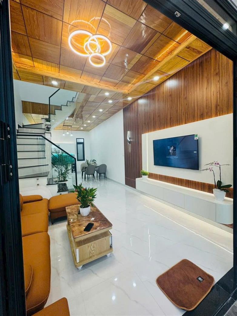 Nhà Đà Lạt - Ô tô tới nhà, sổ 'nông nghiệp' giá chỉ 2.95 tỷ!