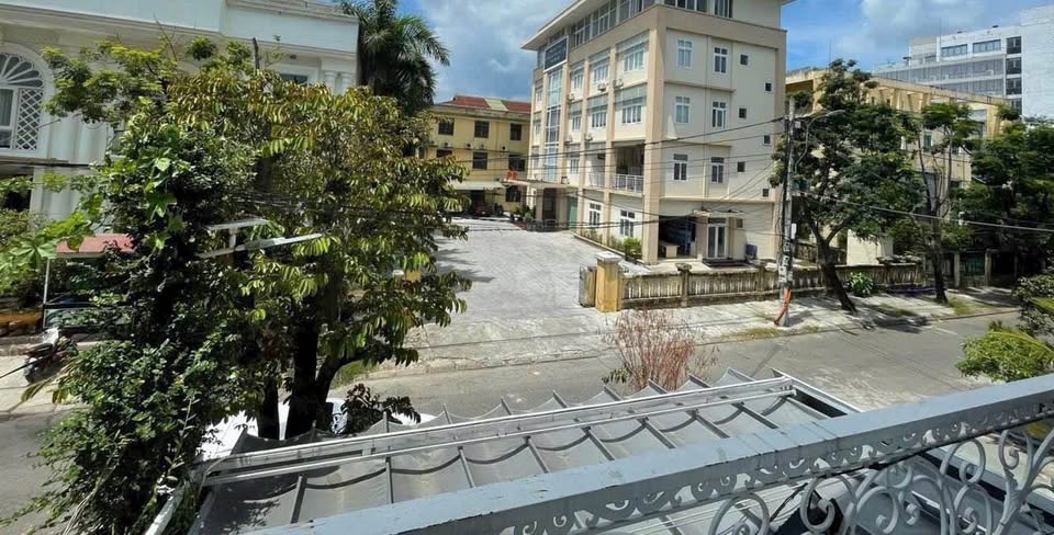 Nhà mặt tiền Nguyễn Phan Chánh, Huế vị trí vàng, giá siêu hời