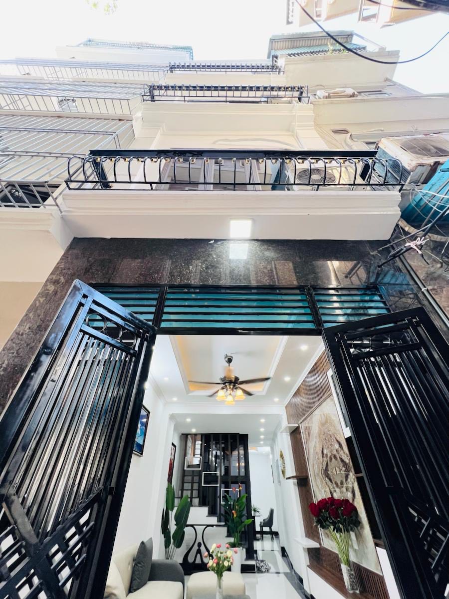 Nhà Minh Khai 5 tầng thang máy, ngõ thông, ôtô tránh, nội thất đẹp, giá 10.2 tỷ