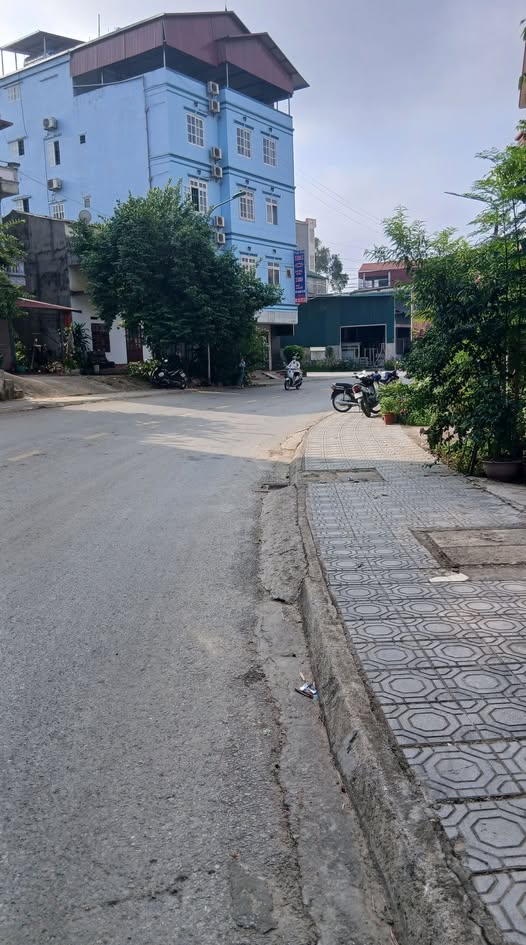 Bán nhà 2 tầng, 134m2 đất thổ cư, vị trí trung tâm Cao Bằng, giá tốt!