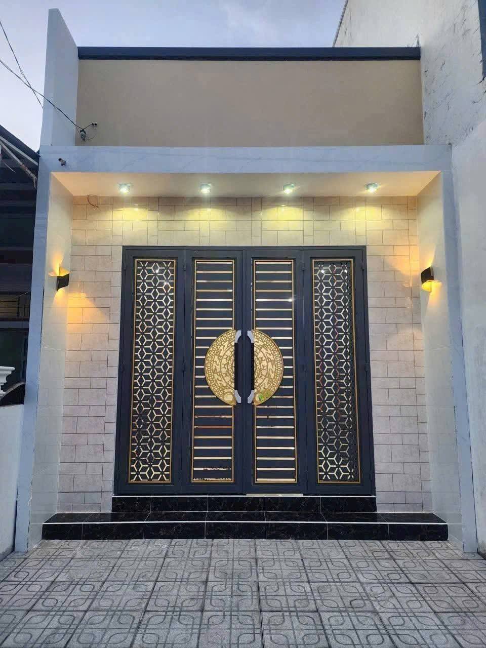 Bán nhà mặt tiền đường Ngọc Hân Công Chúa, Rạch Giá, Kiên Giang, 4,2m x 24m, 3 phòng ngủ, tặng nội thất