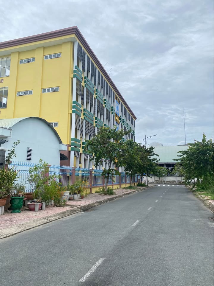 Bán nền 82.9m2 thổ cư, hướng Tây, phường 9, Vĩnh Long