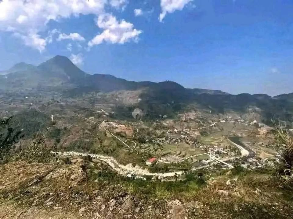 Bán đất vàng Ô Quý Hồ, Sa Pa - Mặt tiền 38m, view Fansipan hùng vĩ