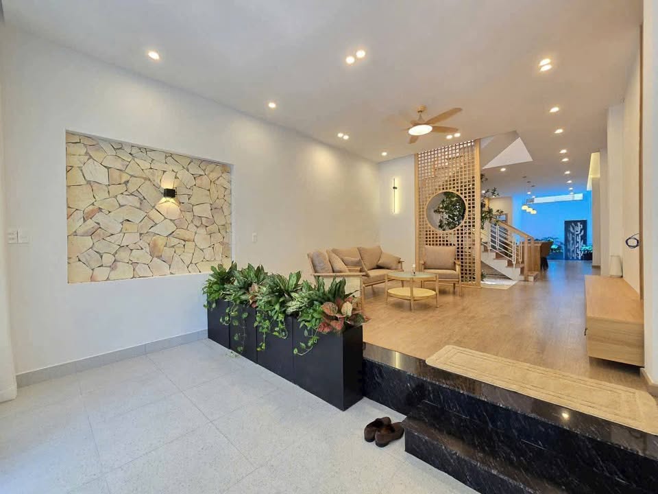 Siêu phẩm nhà mặt tiền Hòa Cường, Hải Châu, Đà Nẵng đây rồi