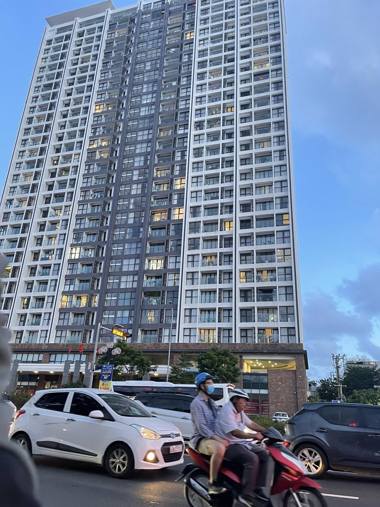 Bán nhà mặt tiền Ngô Quyền, Sơn Trà - Vị trí trung tâm, kinh doanh sầm uất