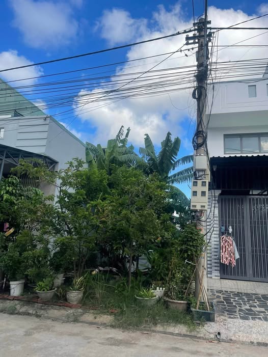 Đất mặt tiền đường Lê Văn Thủ, Nhơn Bình, Quy Nhơn - Vị trí đẹp, sổ đỏ sẵn