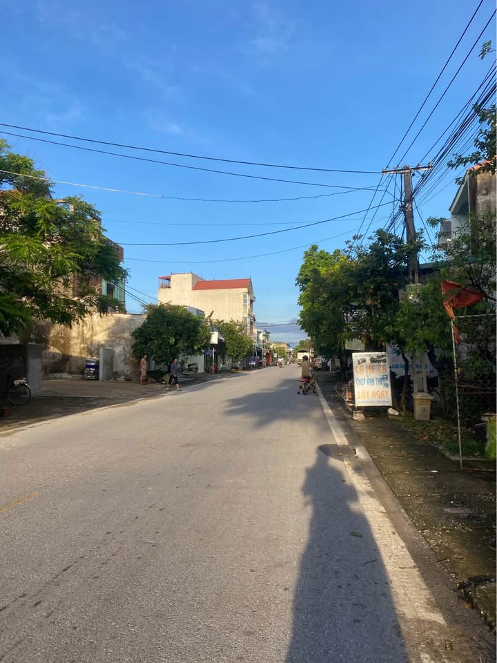 Nhà mặt tiền kinh doanh trung tâm Tân Phong, Quảng Xương - Giá 1 tỷ